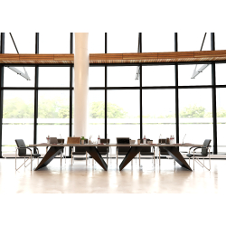 Stół konferencyjny